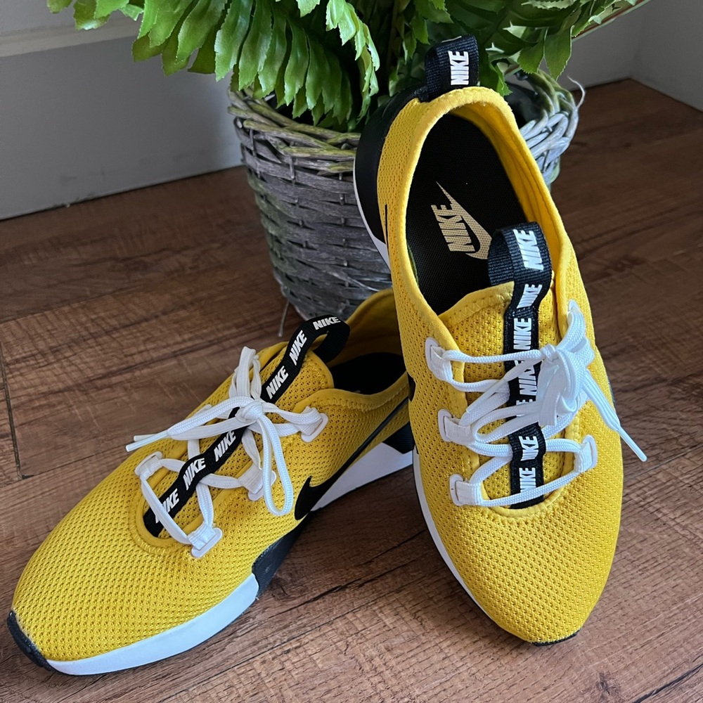 Nike sport, yellow shoes. Size 7.